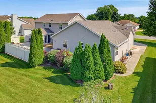 5730 Eagle Point Dr, Racine, WI 53406 - Photo 46