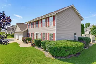 5730 Eagle Point Dr, Racine, WI 53406 - Photo 4