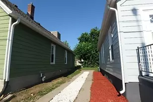 928 Wilson St, Racine, WI 53404 - Photo 4