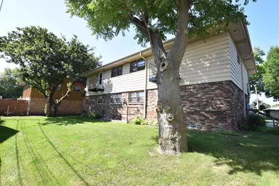 4276 S 14th St, Milwaukee, WI 53221 - Photo 8