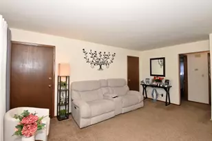 4276 S 14th St, Milwaukee, WI 53221 - Photo 12