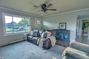 5703 51st Ave, Kenosha, WI 53144 - Photo 8