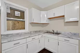 2420 N 35th St, Milwaukee, WI 53210 - Photo 28