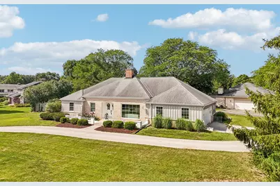 2135  Michelle Dr, Brookfield, WI 53045 - Photo 2