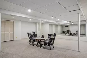 2135 Michelle Dr, Brookfield, WI 53045 - Photo 40