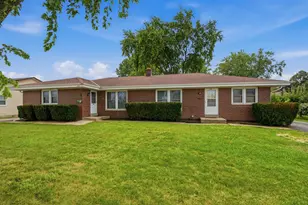 1045 W Sunset Dr, Waukesha, WI 53189 - Photo 1