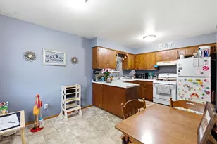1045 W Sunset Dr, Waukesha, WI 53189 - Photo 10