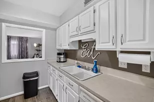 9034 W Lisbon Ave, Milwaukee, WI 53222 - Photo 10