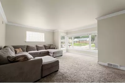 2916 S 104th St, West Allis, WI 53227 - Photo 4