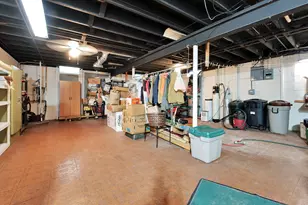N89W17151 Highland Ct, Menomonee Falls, WI 53051 - Photo 32