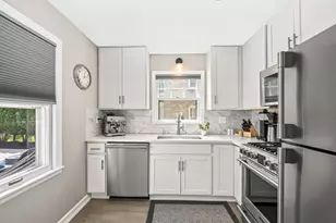 2516 N 83rd St, Wauwatosa, WI 53213 - Photo 12