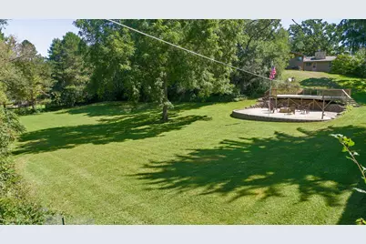 126 E Oak Crest Dr, Wales, WI 53183 - Photo 42