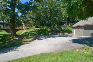 126 E Oak Crest Dr, Wales, WI 53183 - Photo 2