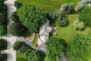 11723 N Bridgewater Dr, Mequon, WI 53092 - Photo 54