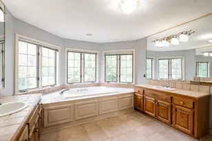 11723 N Bridgewater Dr, Mequon, WI 53092 - Photo 34