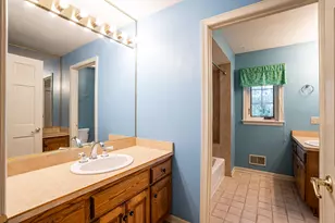 11723 N Bridgewater Dr, Mequon, WI 53092 - Photo 40