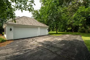 11723 N Bridgewater Dr, Mequon, WI 53092 - Photo 48