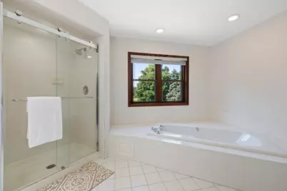 7123 W Lantern Ln, Mequon, WI 53092 - Photo 24