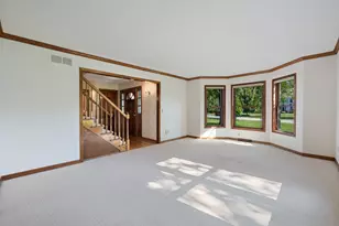 7123 W Lantern Ln, Mequon, WI 53092 - Photo 6