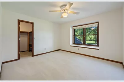 7123 W Lantern Ln, Mequon, WI 53092 - Photo 28