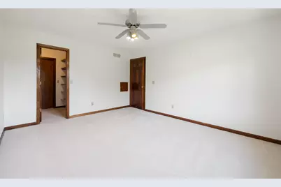 7123 W Lantern Ln, Mequon, WI 53092 - Photo 30