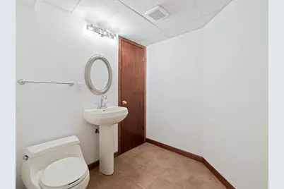 7123 W Lantern Ln, Mequon, WI 53092 - Photo 34