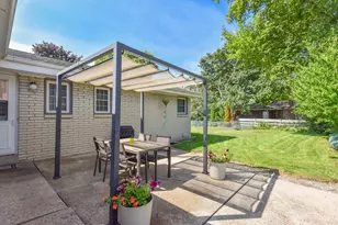 5405 N Shasta Dr, Glendale, WI 53209 - Photo 32