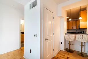 606 W Wisconsin Ave, Milwaukee, WI 53203 - Photo 12