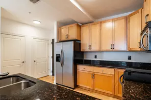 606 W Wisconsin Ave, Milwaukee, WI 53203 - Photo 6