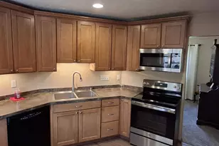 548 Oakwood Dr, Hartland, WI 53029 - Photo 2