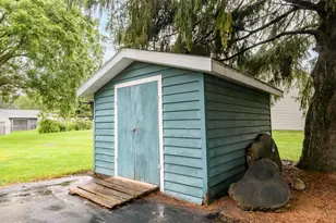 334 Maple Way, Waukesha, WI 53188 - Photo 8