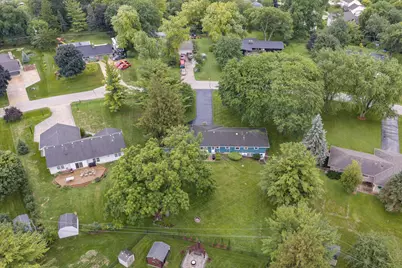 334  Maple Way, Waukesha, WI 53188 - Photo 50