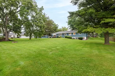334  Maple Way, Waukesha, WI 53188 - Photo 4