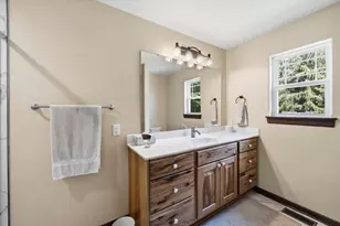 2748 Gateway Ave, Hartford, WI 53027 - Photo 12