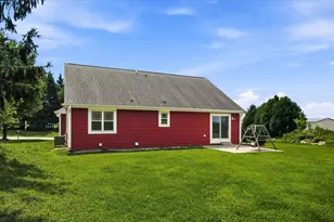 2748 Gateway Ave, Hartford, WI 53027 - Photo 34