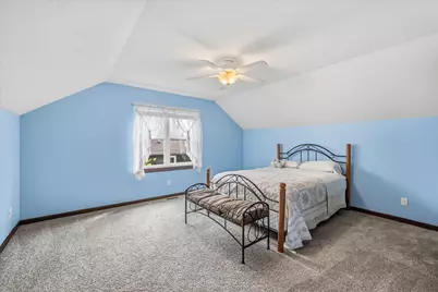 2748  Gateway Ave, Hartford, WI 53027 - Photo 18
