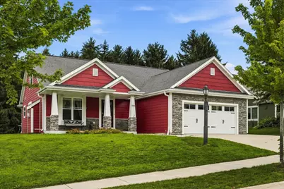 2748  Gateway Ave, Hartford, WI 53027 - Photo 1
