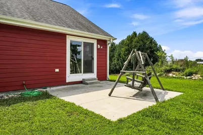 2748  Gateway Ave, Hartford, WI 53027 - Photo 36