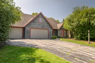 N52W14305 Thornhill Dr, Menomonee Falls, WI 53051 - Photo 1