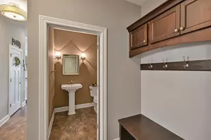 N57W19704 Holly Ct, Menomonee Falls, WI 53051 - Photo 22