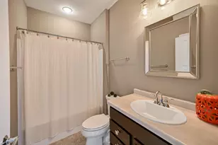 N57W19704 Holly Ct, Menomonee Falls, WI 53051 - Photo 24