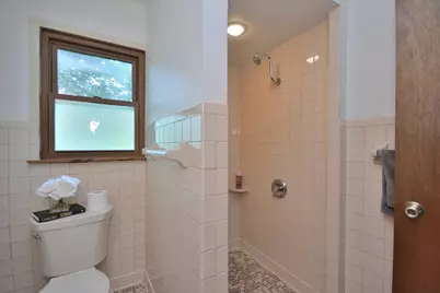 3122 W Rochelle Ave, Glendale, WI 53209 - Photo 12