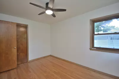 3122 W Rochelle Ave, Glendale, WI 53209 - Photo 10