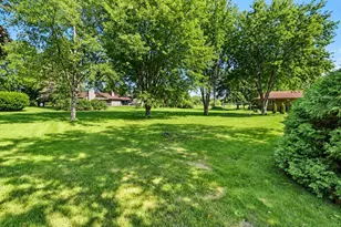 7 Greenwood Ct, Racine, WI 53402 - Photo 6