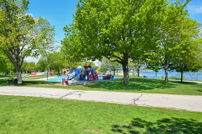 2525 S Shore Dr #8E, Milwaukee, WI 53207 - Photo 28