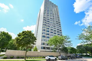 2525 S Shore Dr, Milwaukee, WI 53207 - Photo 1