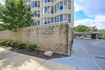 2525 S Shore Dr #8E, Milwaukee, WI 53207 - Photo 32