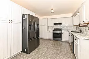 9014 W Dallas St, Milwaukee, WI 53224 - Photo 12