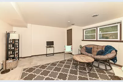 9014 W Dallas St, Milwaukee, WI 53224 - Photo 20