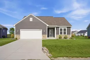W218N16071 Tiger Lily Dr, Jackson, WI 53037 - Photo 1
